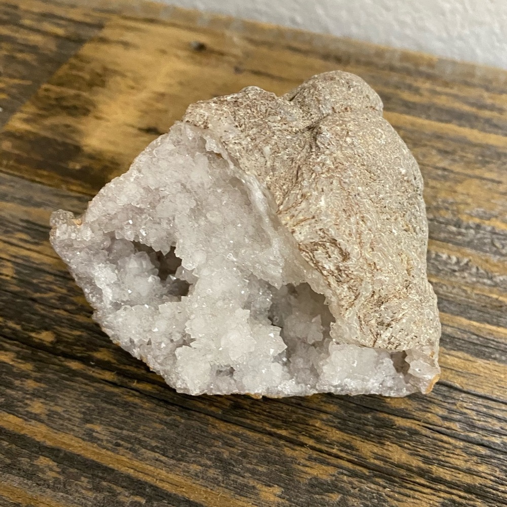 Decorative half geode